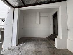 Upper Serangoon Road (D19), Shop House #555904101